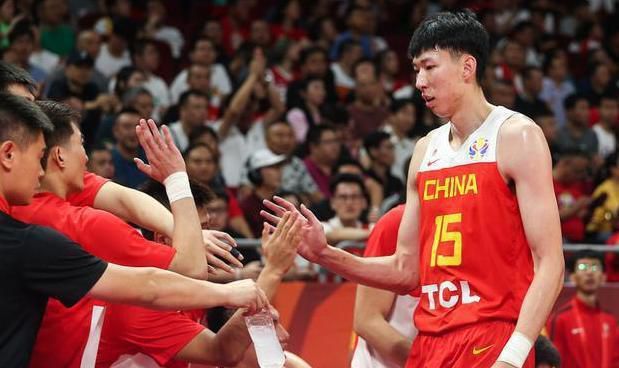 ”这将是那不勒斯和巴萨第七次在正式比赛中相遇，但那不勒斯在之前与巴萨的六次交锋中没有赢过一场。